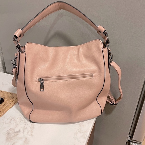 Pink/Blush shoulder strap with detachable/adjustable long strap Non-smoking home - Picture 3 of 3